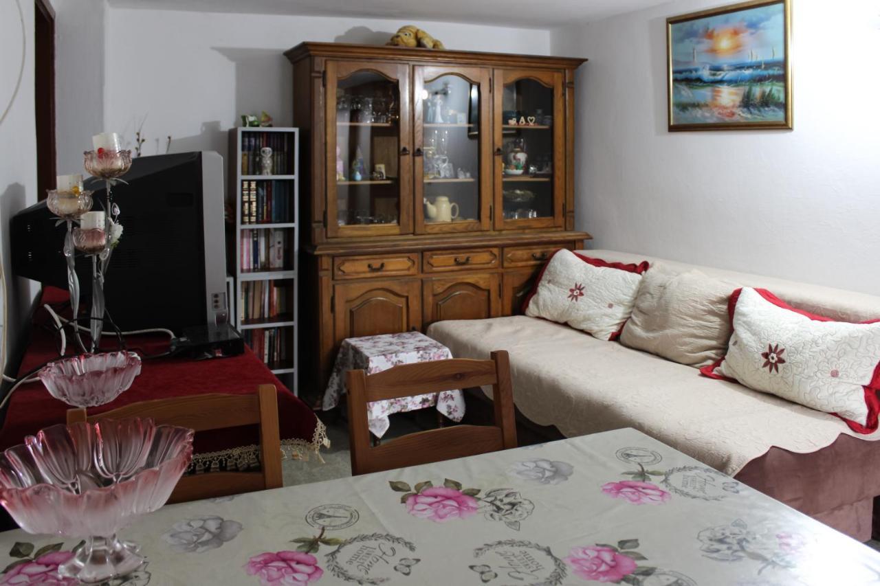 Apartman Lana Petrovac Luaran gambar